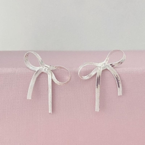 Brinco Laço Fita Prata