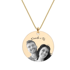 Colar Personalizado Medalha M Fotogravação Ouro