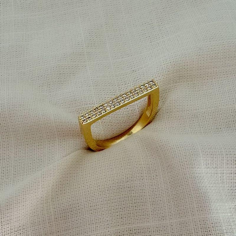 Anel Estilo Retângulo Zirconias Ouro