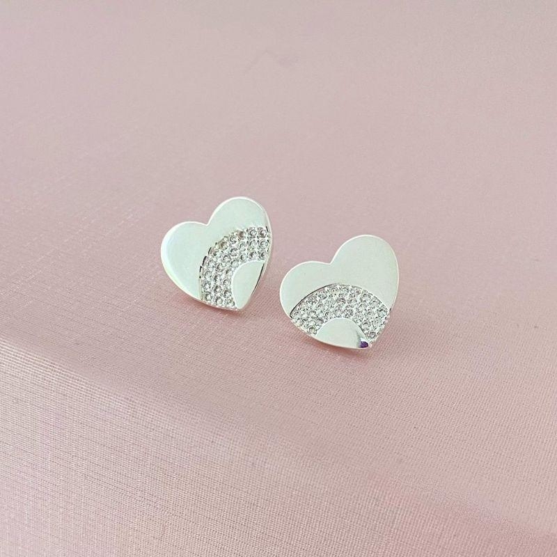 Brinco Coração Cravejado Arco Cristal Prata