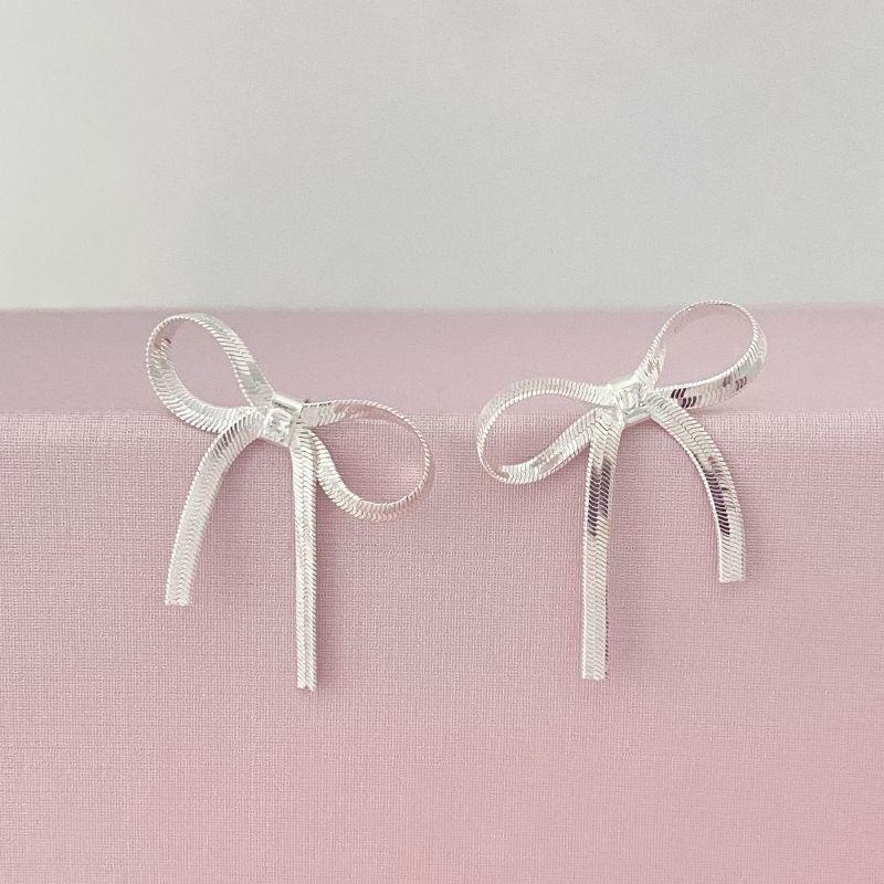 Brinco Laço Fita Prata