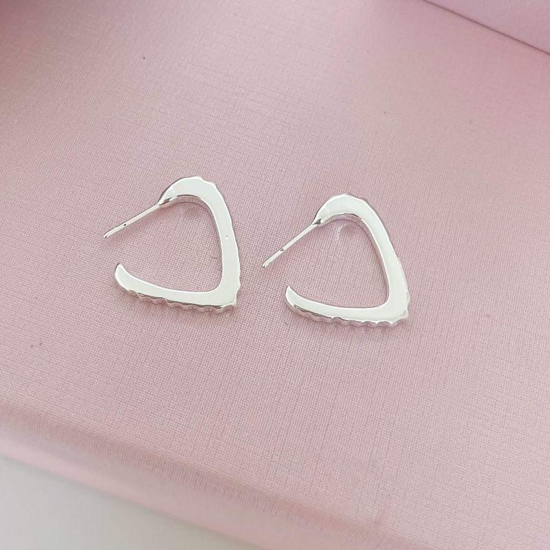 Brinco Argola V Zirconias Prata