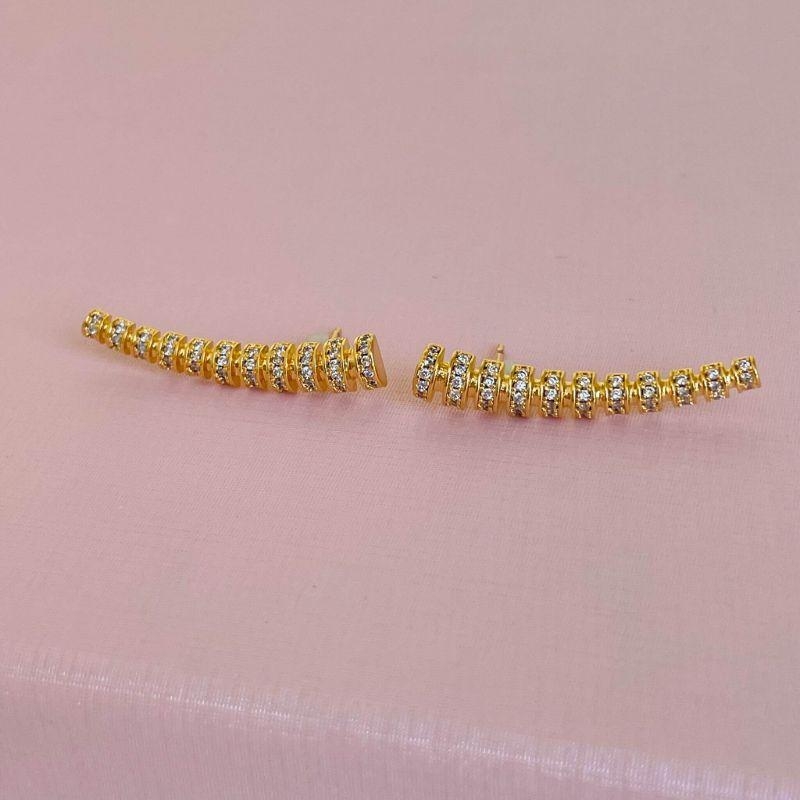 Brinco Earhook Zirconias Luxo Ouro