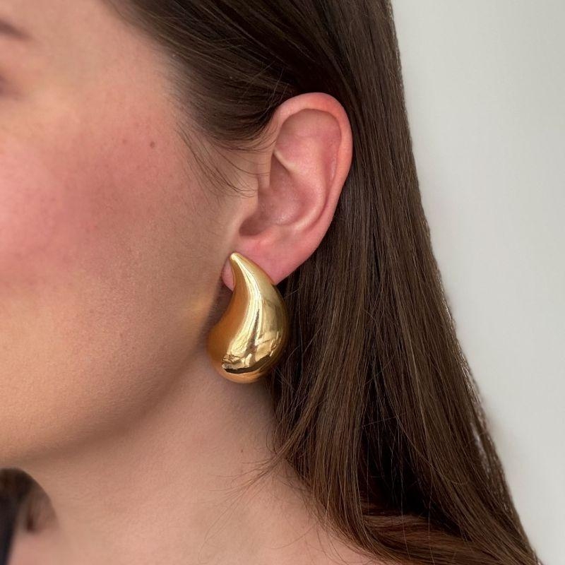 Brinco Gota Grande Vazada Ouro