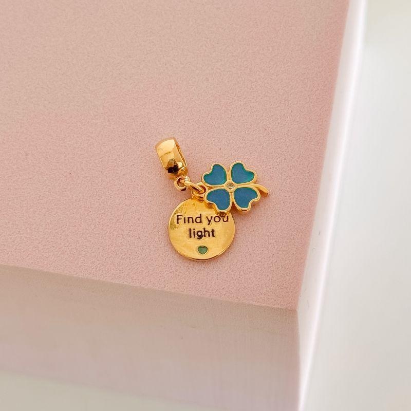 Berloque Trevo Find Your Light Ouro