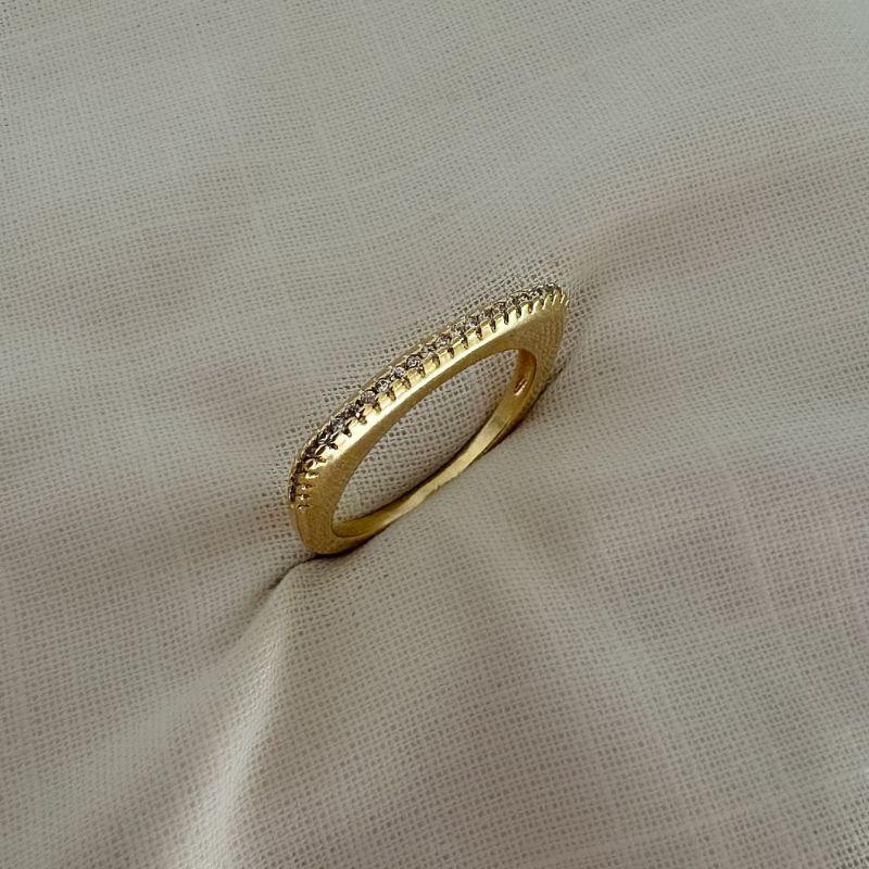 Anel Retangular Zirconia Ouro