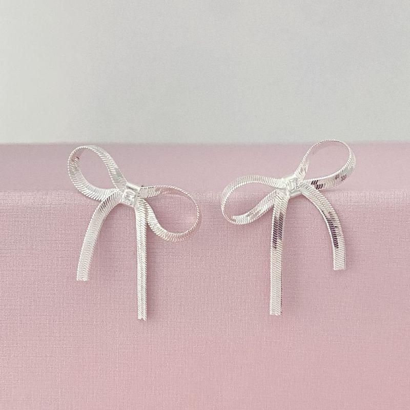 Brinco Laço Fita Prata