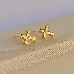 Brinco Cruz Ponto de Luz Ouro