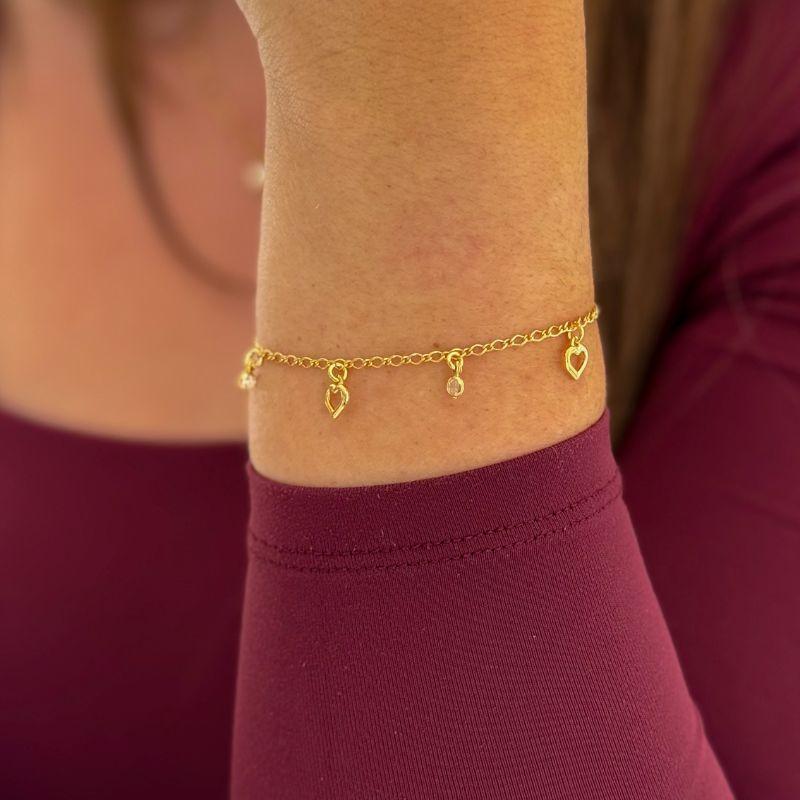 Pulseira Corações Vazados e Brilhos Ouro
