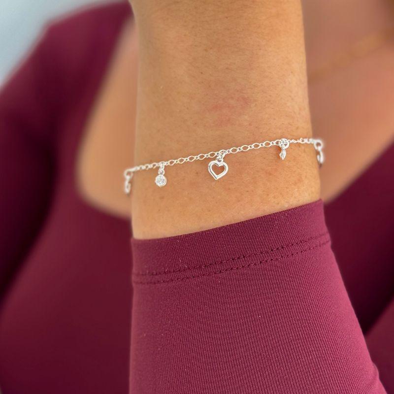 Pulseira Corações Vazados e Brilhos Prata