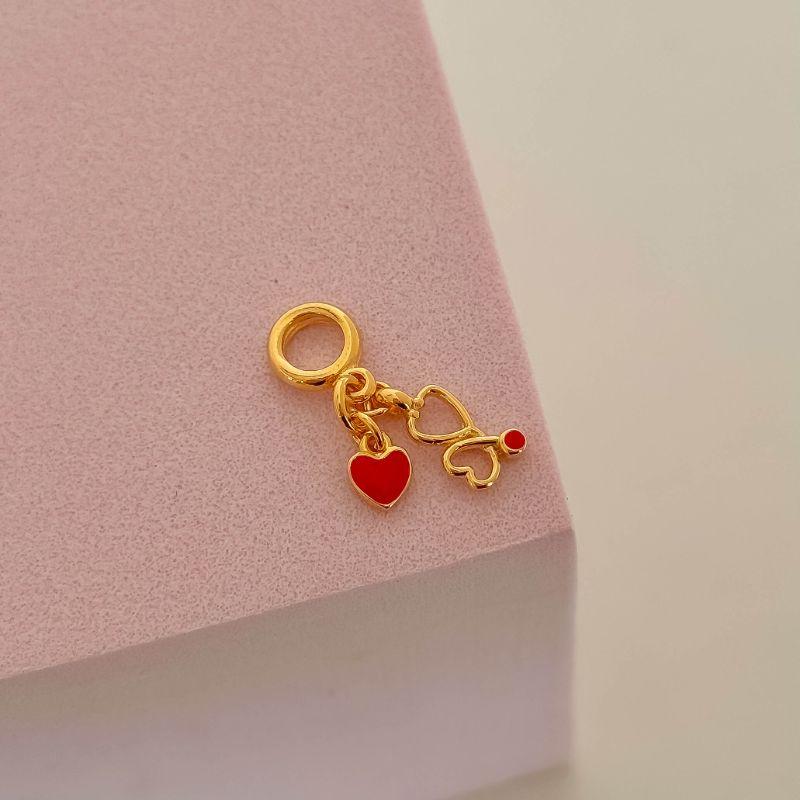 Berloque Estetoscópio Coração Ouro